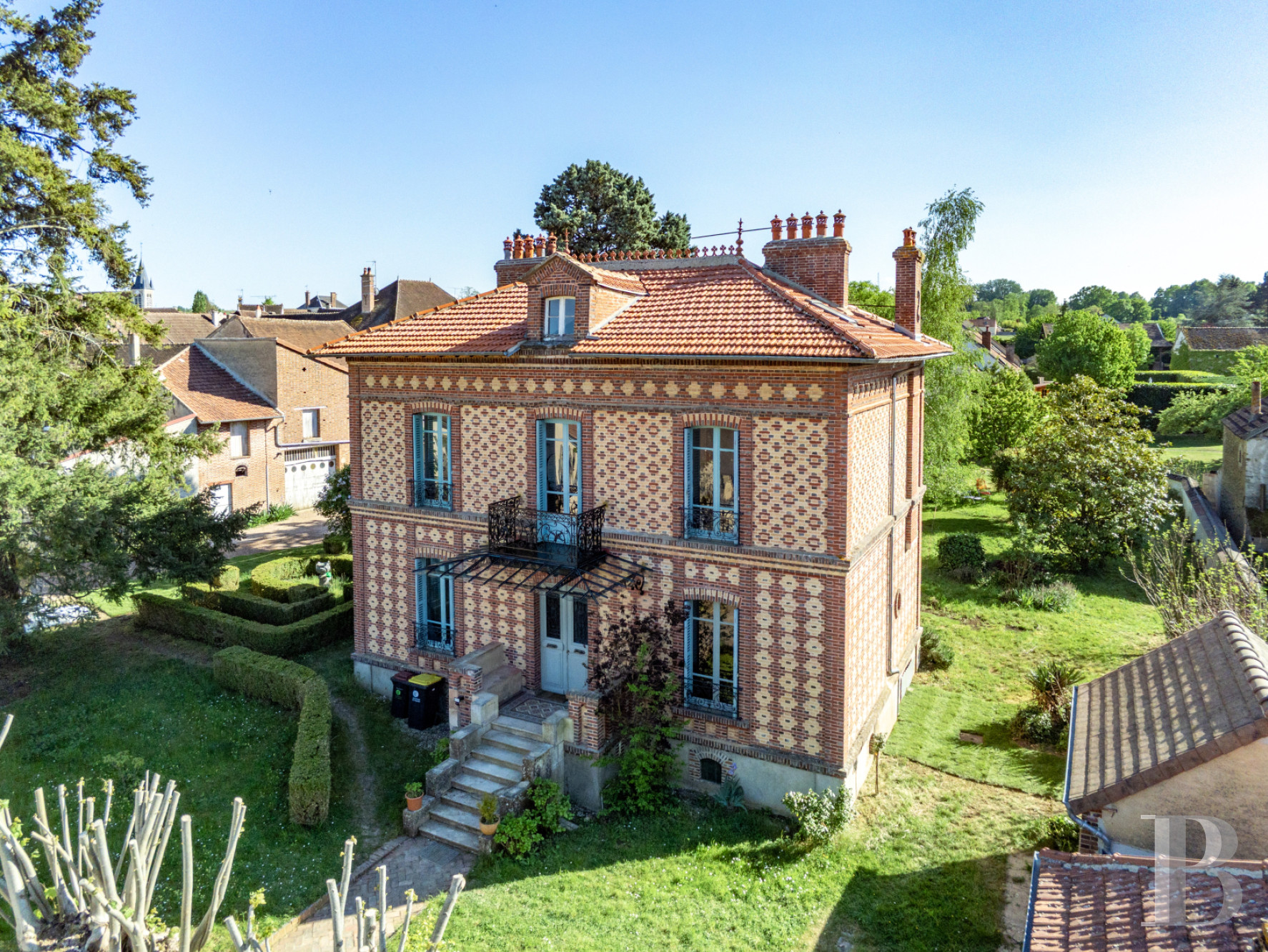 En Bourgogne, près de Chablis,  une maison de village du 19e siècle parée de briques - photo  n°28